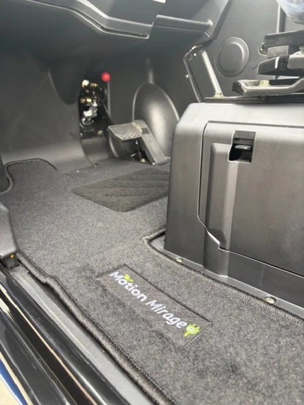 Motion Mirage: Interieur